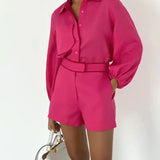 Set de pantaloni scurți și in cu detalii contrastante